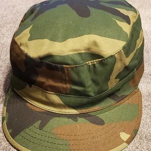 Camouflage combat cap
